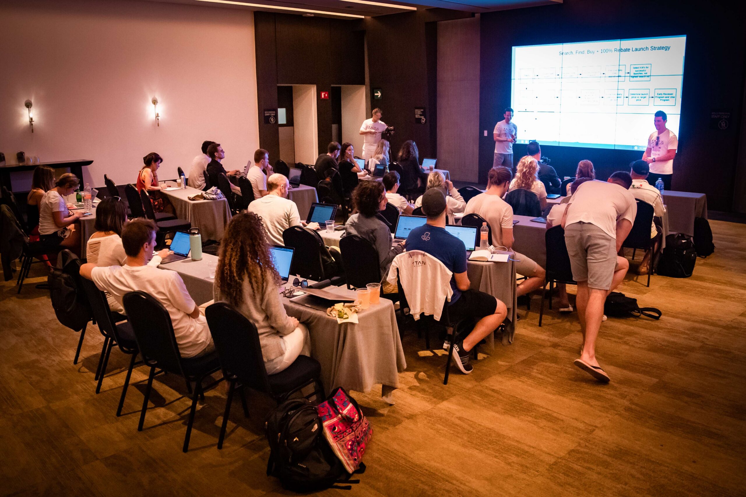 The Complete Guide to Agencies vs Seller Groups for Amazon Profitability.